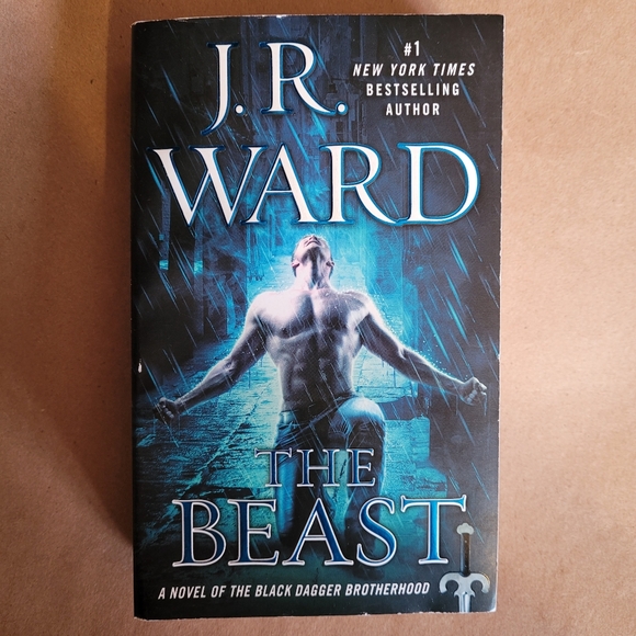 J.R. Ward / The Beast / Immortal / The Chosen / Possession / 4 books ๐ ๐ - Picture 3 of 11